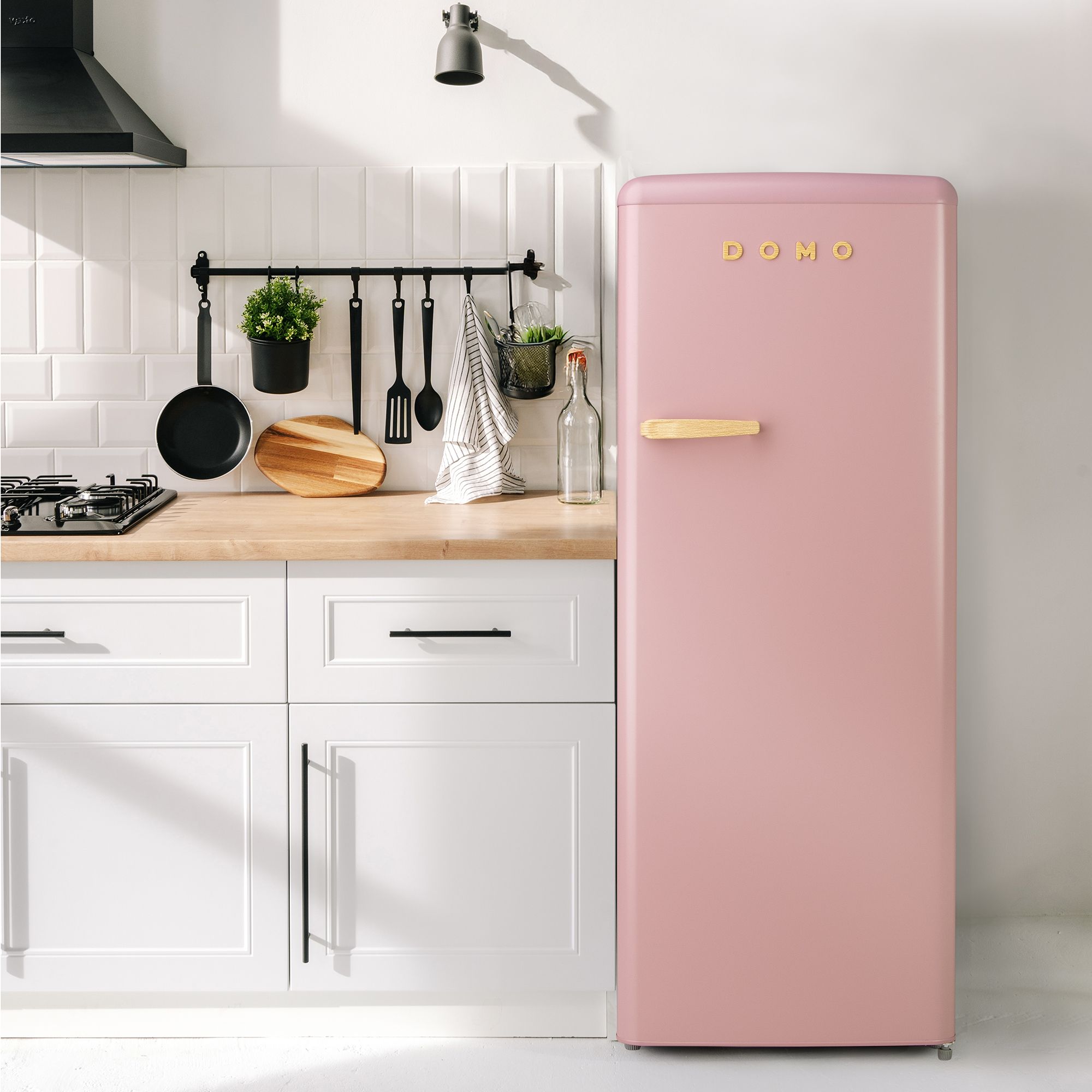 DOMO Frigorifero Mono Porta Retro' Vintage DO91708R Rosa 144 cm CL. D